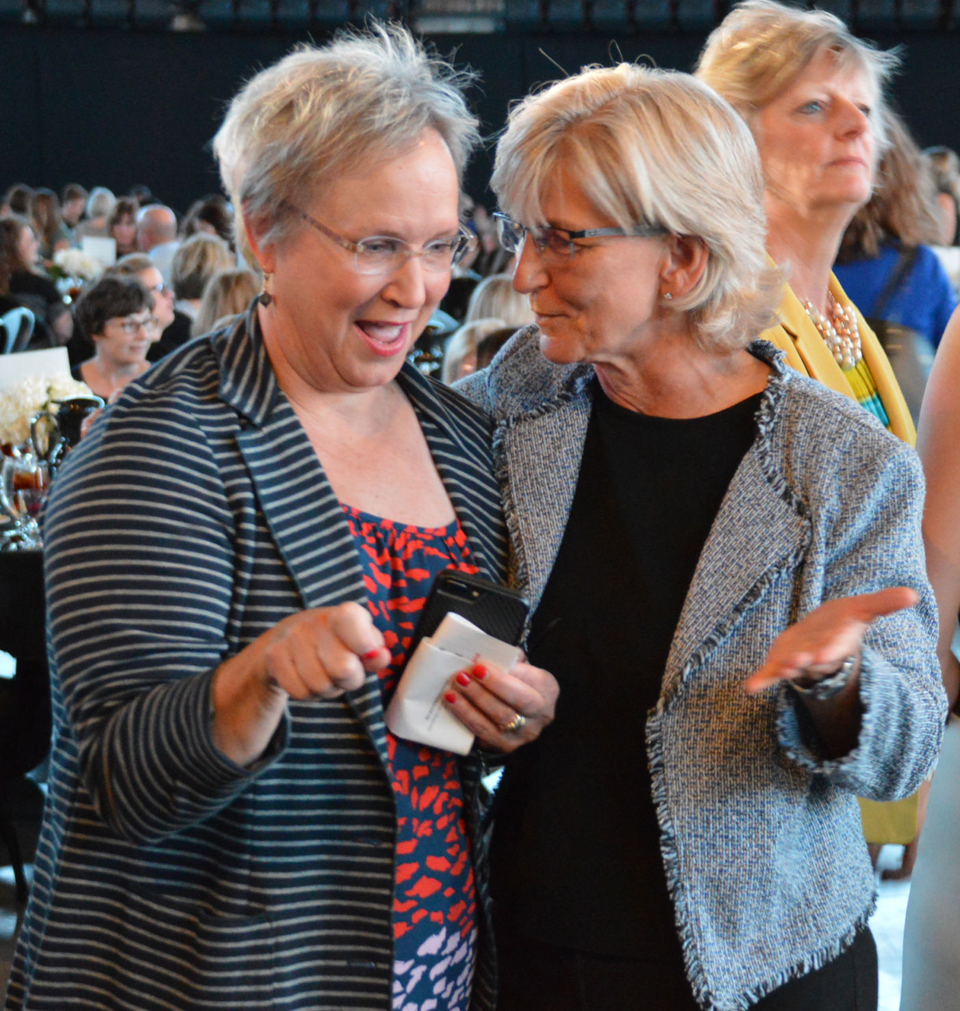 Mary Beth Rice visits with Rhonda Revelle.JPG